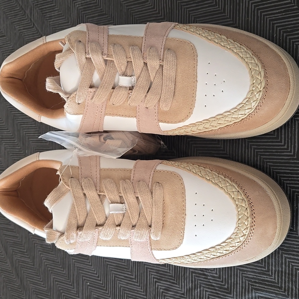 Lucky Brand Halinna Cream and Tan Sneakers Size 11M, New Without Box